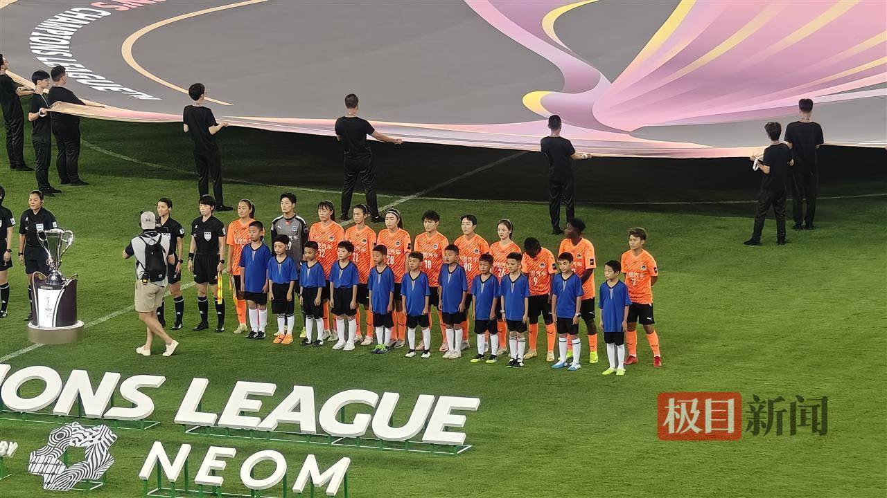 关于体育盛事新闻：中国女足强势再度问鼎的信息
